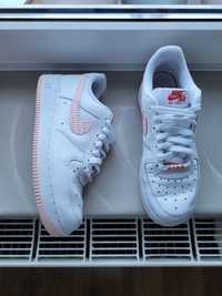 Oryginalne Nike Air Force 1 Low Valentines Day rozmiar 40