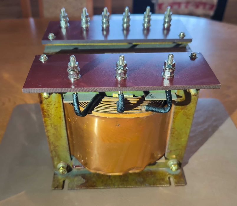 Transformator separacyjny 10A 230V + 10A 120V