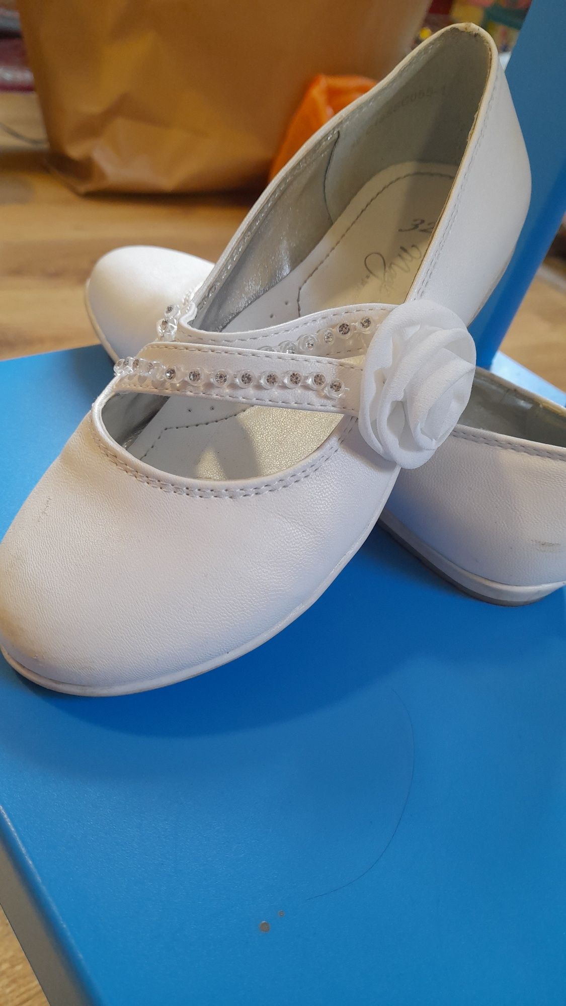 Buty komunia wesele chrzest magic lady balerinki czółenka 32