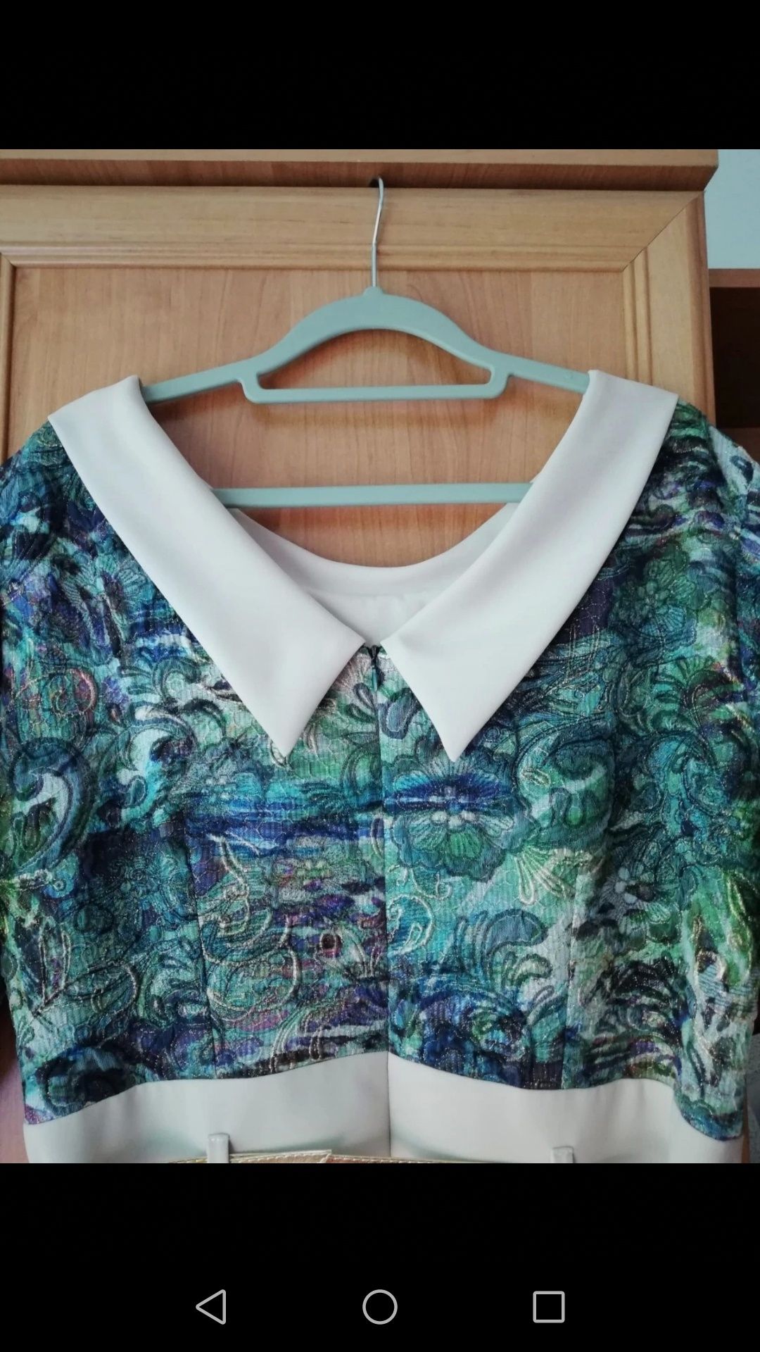 Elegancka sukienka w rozmiarze L