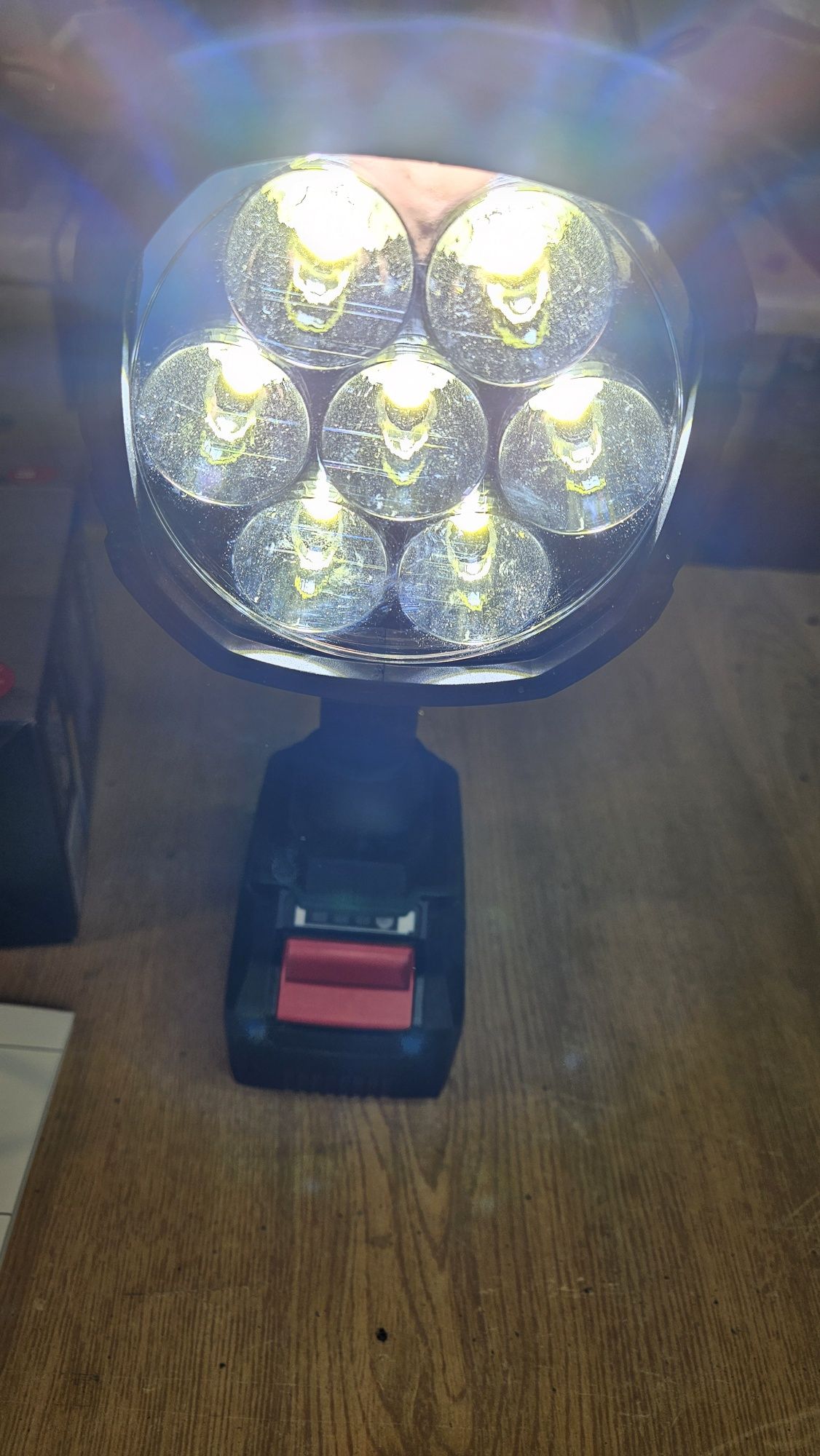 Lampa Parkside na baterię Einhell