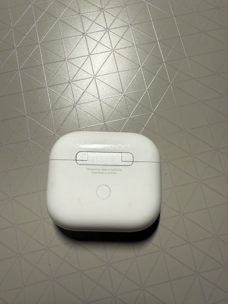Etui ładujące MagSafe do AirPods Pro 3