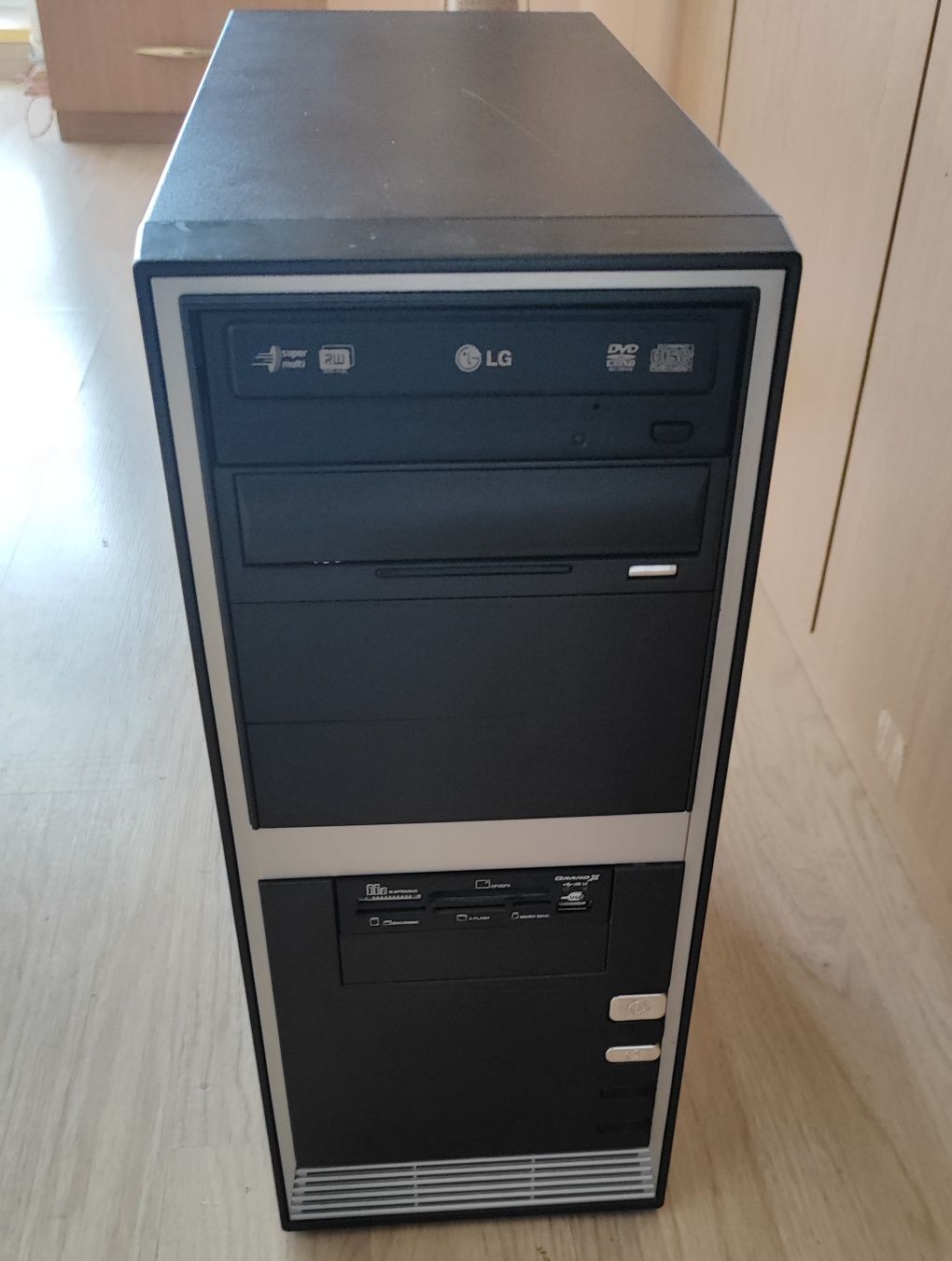 Компьютер. AMD A8 6600k,8gb ram,320 hdd.