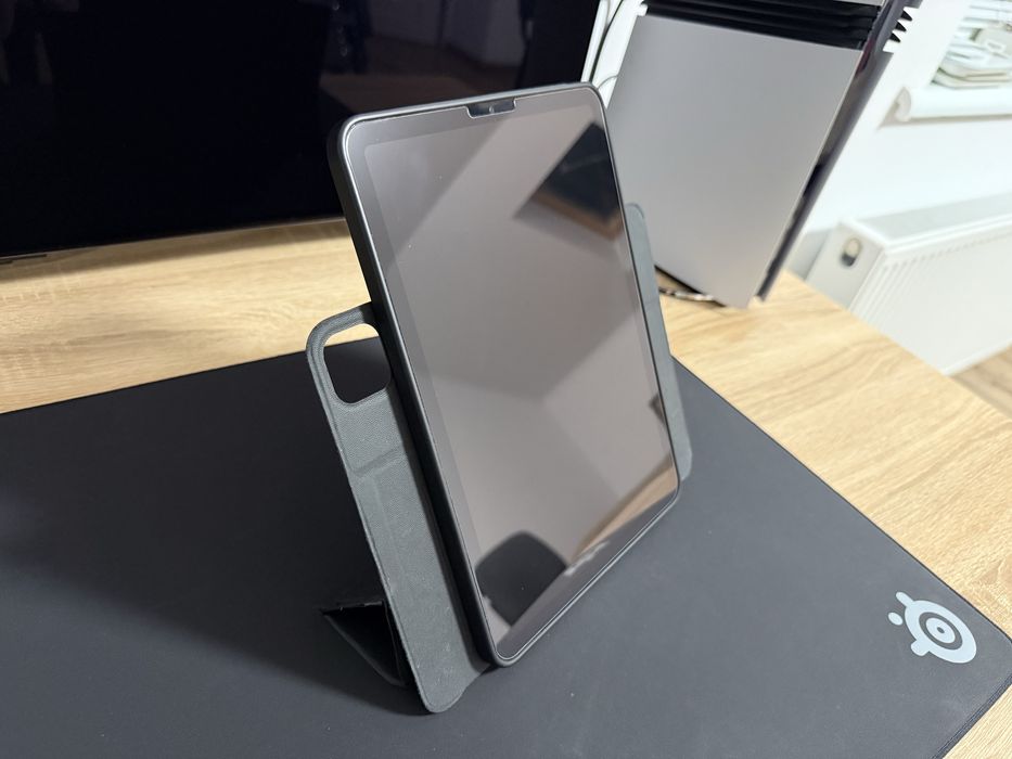 Плншет iPad Air (5th generation)