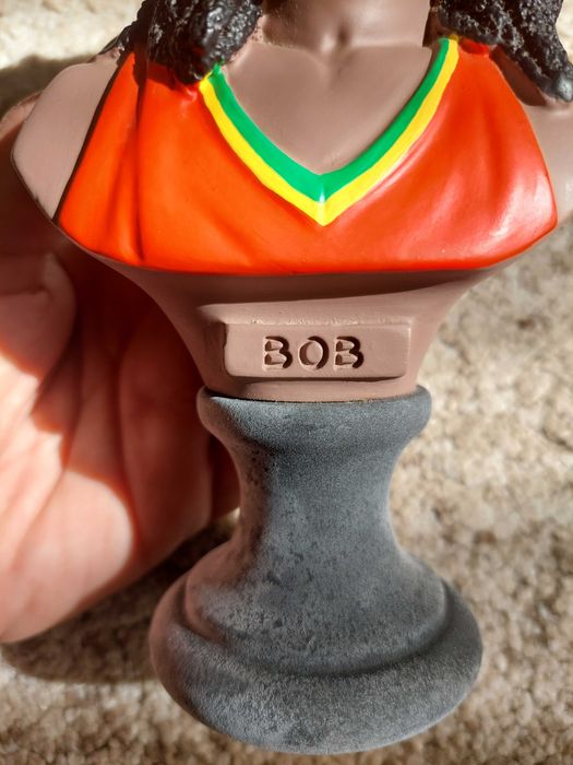 Busto Bob Marley
