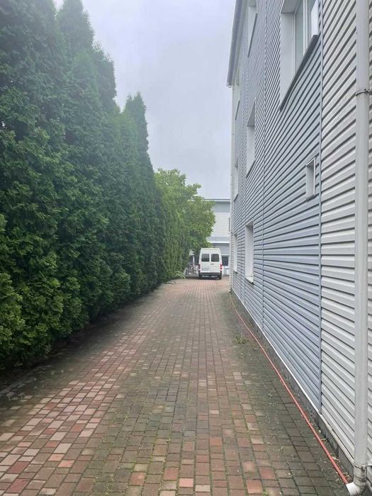 Продаж двох будинків 900 та 300 кв.м., фасад. Бортничі, Переяславська