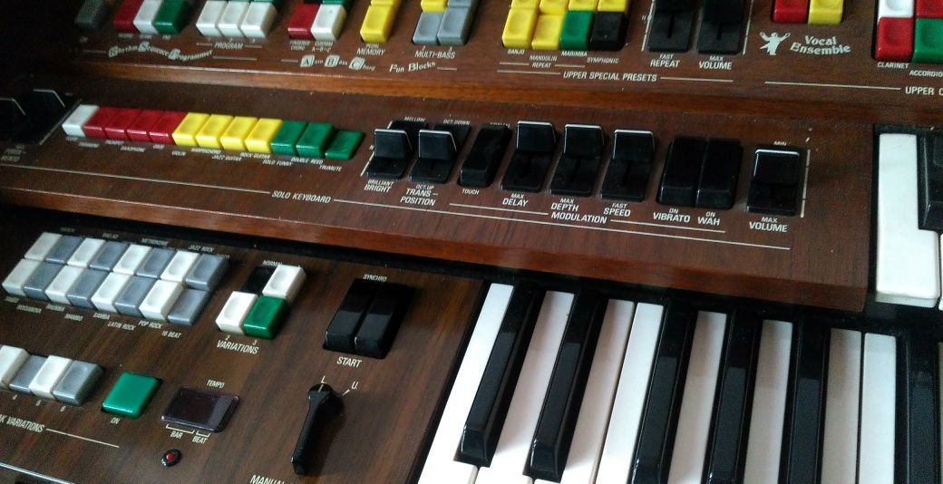 Organy Yamaha Electone D-85