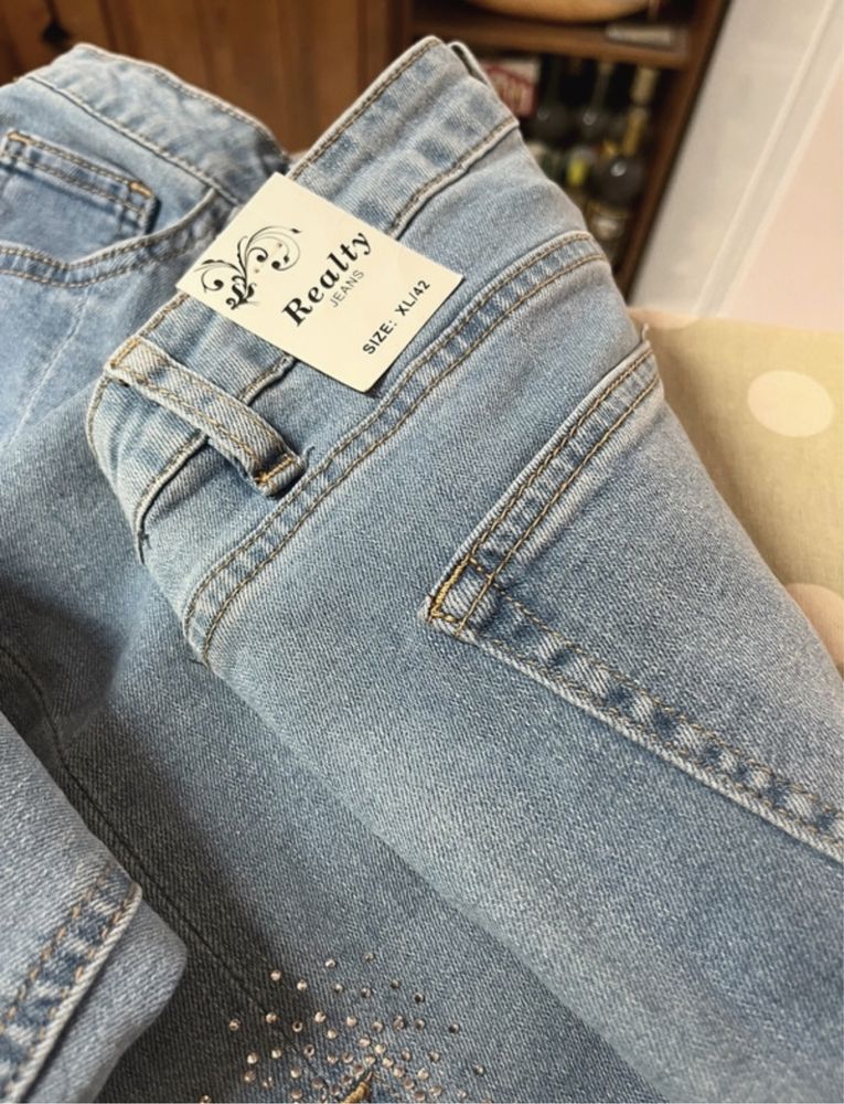 Jeans novos tamanho XL com elastano