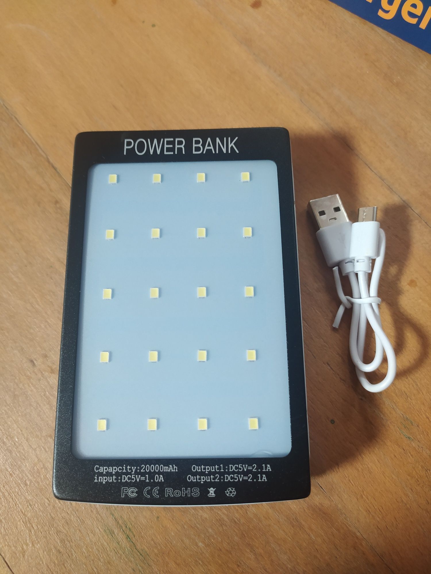 Павербанк Solar Charger 10000 mAh з ліхтариком і сонячною панеллю