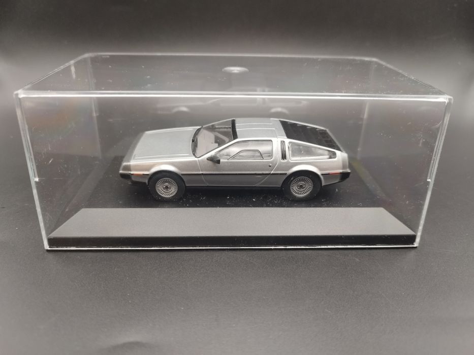1:43 Altaya DMC DeLorean 1981 Gablotka zastępcza