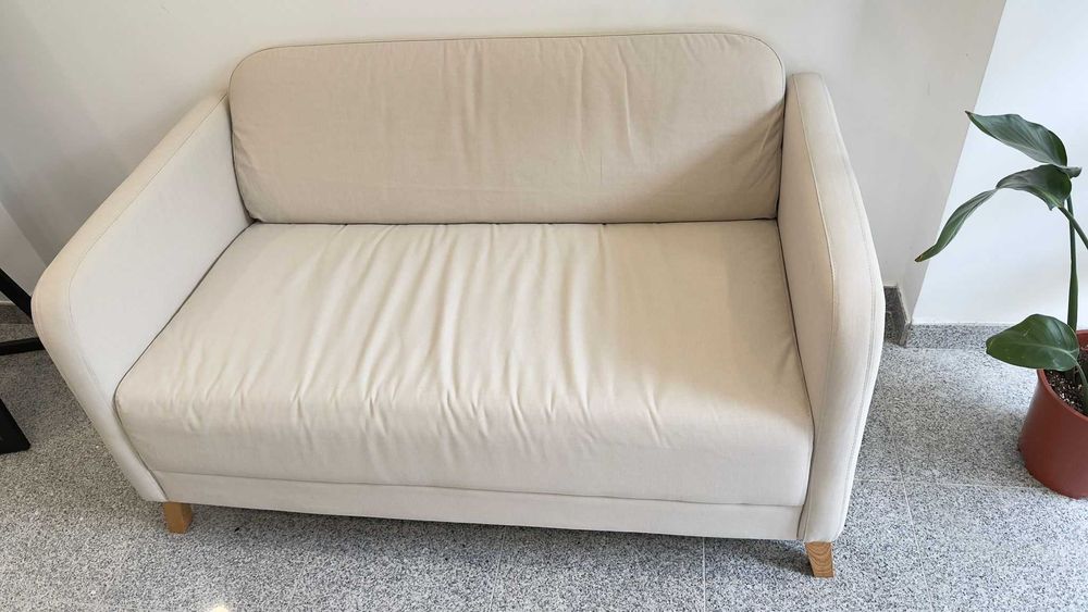 Sofá branco 2 lugares