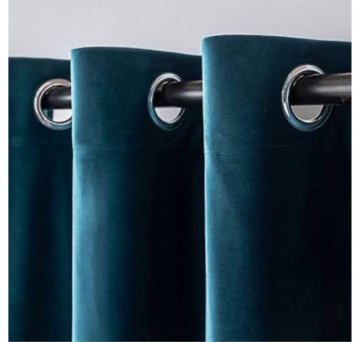 2 Zasłony Aksamitne 140x200cm. Zaciemniające Termiczne Na Przelotkach
