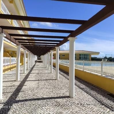 Férias condominio fechado com piscina e campo de jogos