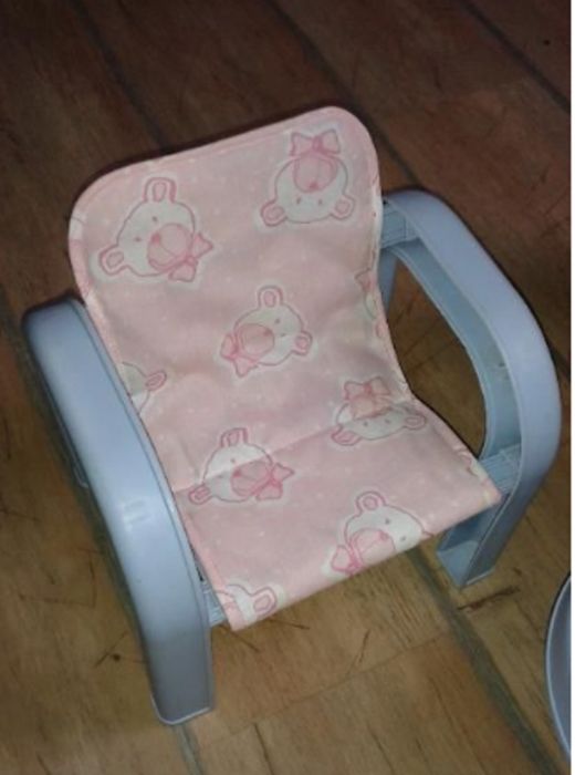 Mebelki meble dla lalek lalki maskotek - łóżeczko, toaletka, krzesełko