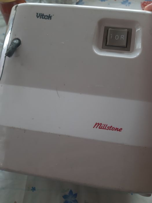 Продам електром'ясорубку VITEK .