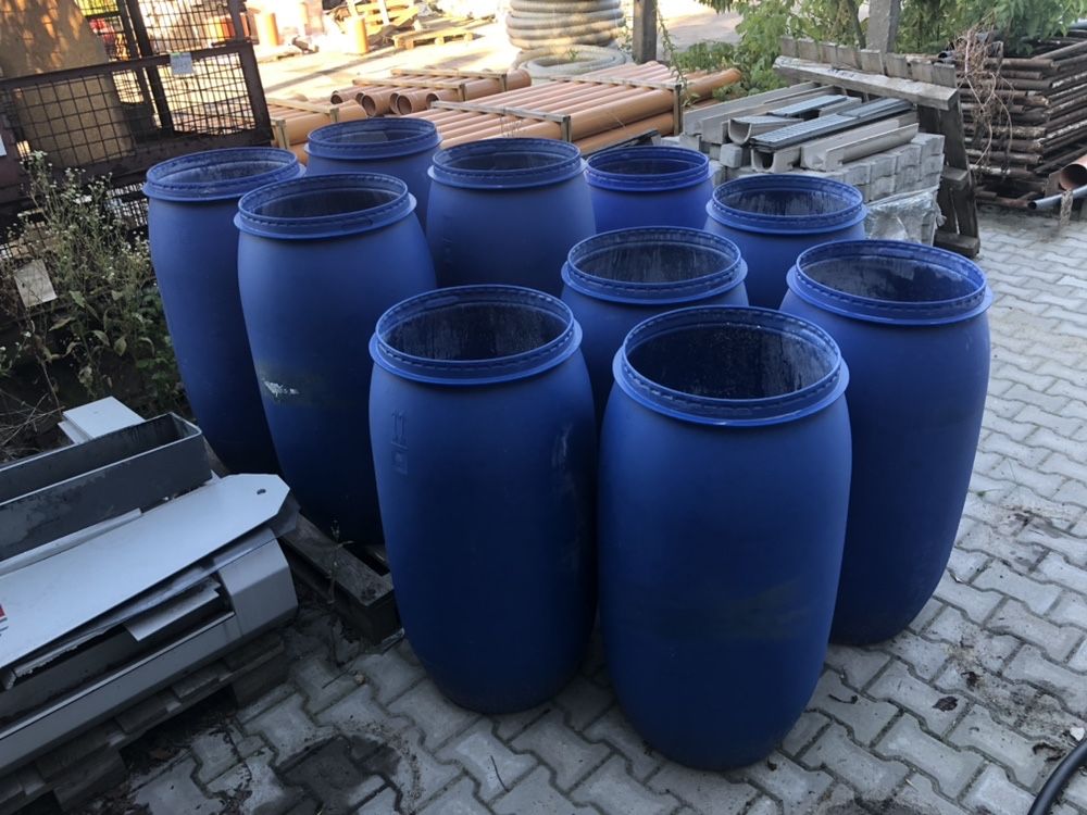 Beczki plastikowe 150l