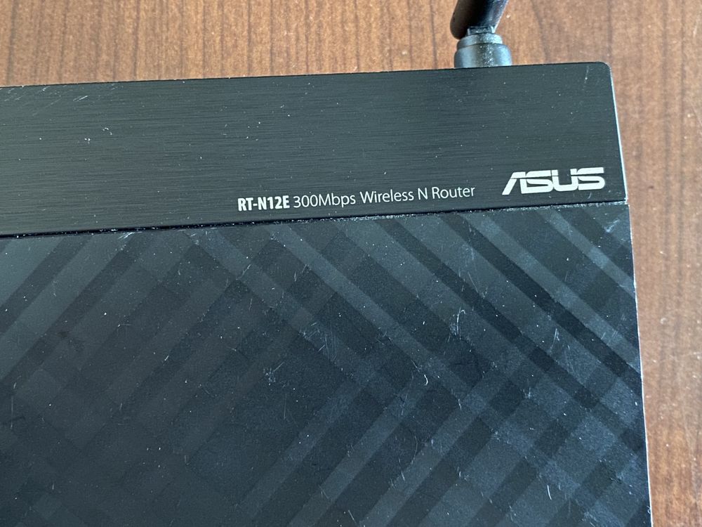 Router Asus RT-N12E