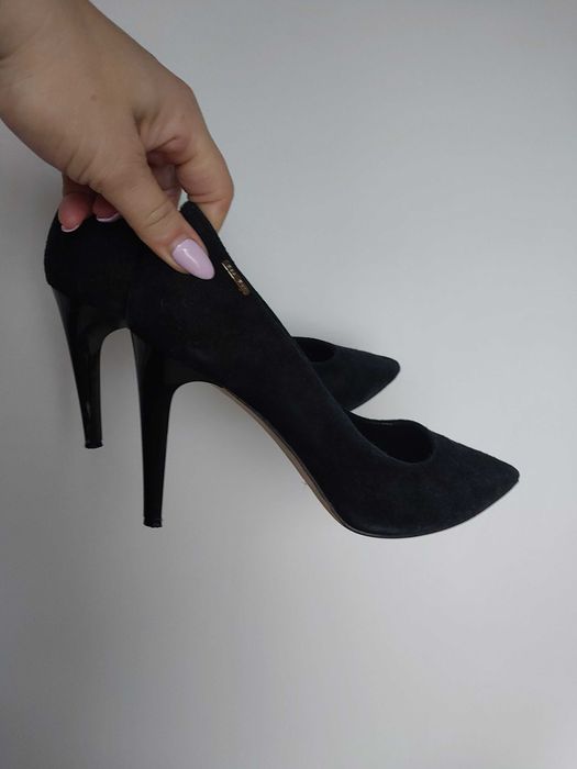 Zamszowe skorzan szpilki Best But