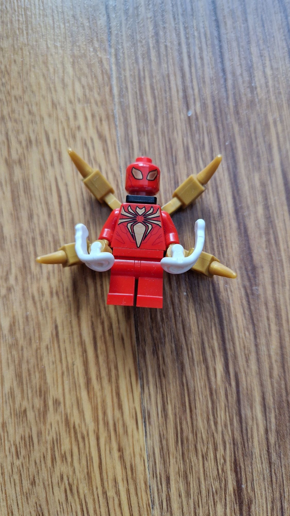 Lego Super Heroes Iron Spider figurka