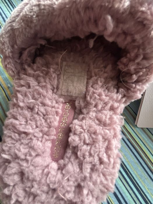 Robe e chinelos novos com etiqueta