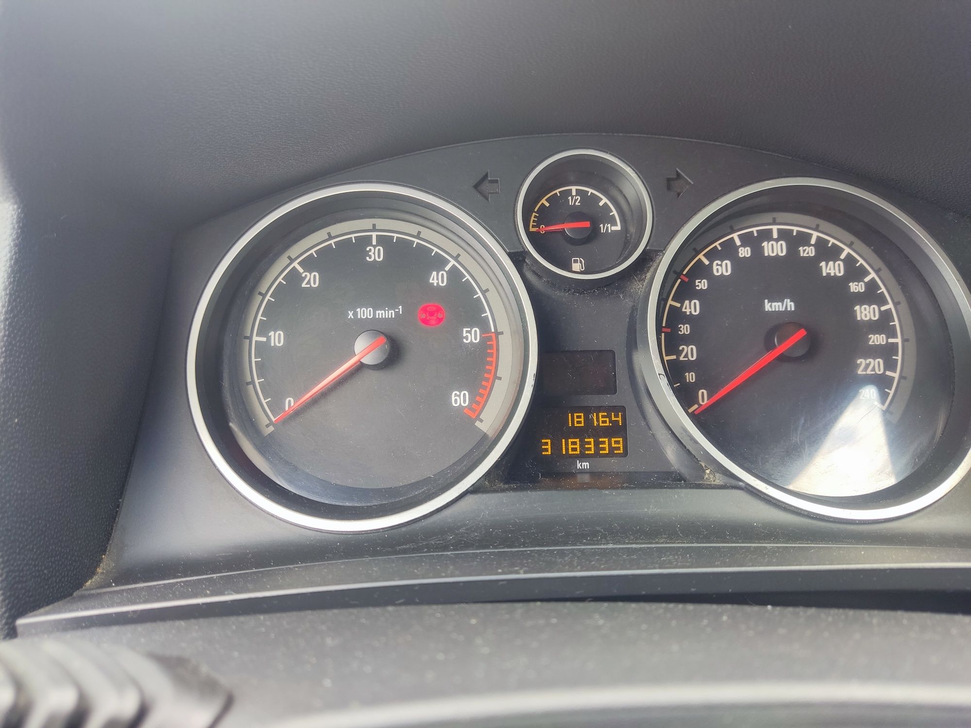 Sprzedam Opel Zafira B 1.9CDTI 120KM/88 kw automat