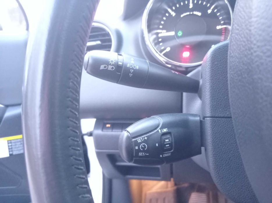 Продам Пежо 5008 2л.HDI