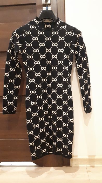 Sukienka S/M piękny wzór, NOWA