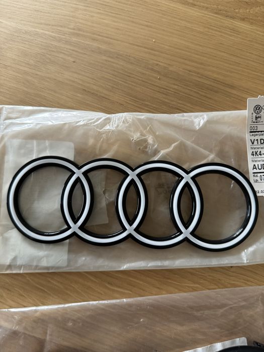 Símbolos Audi Q8 e-tron 2024