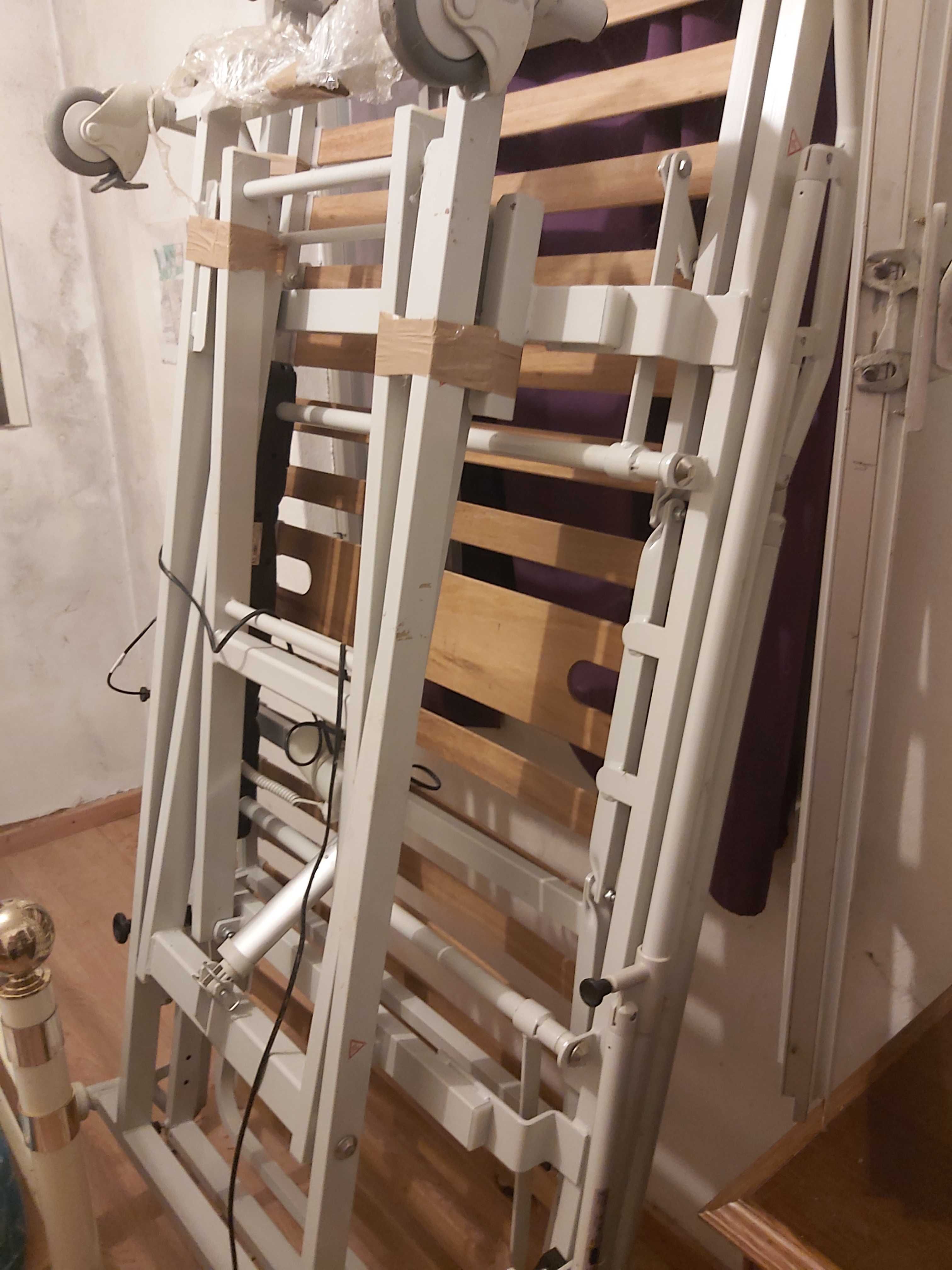 Cama articulada elétrica com grades e colchão