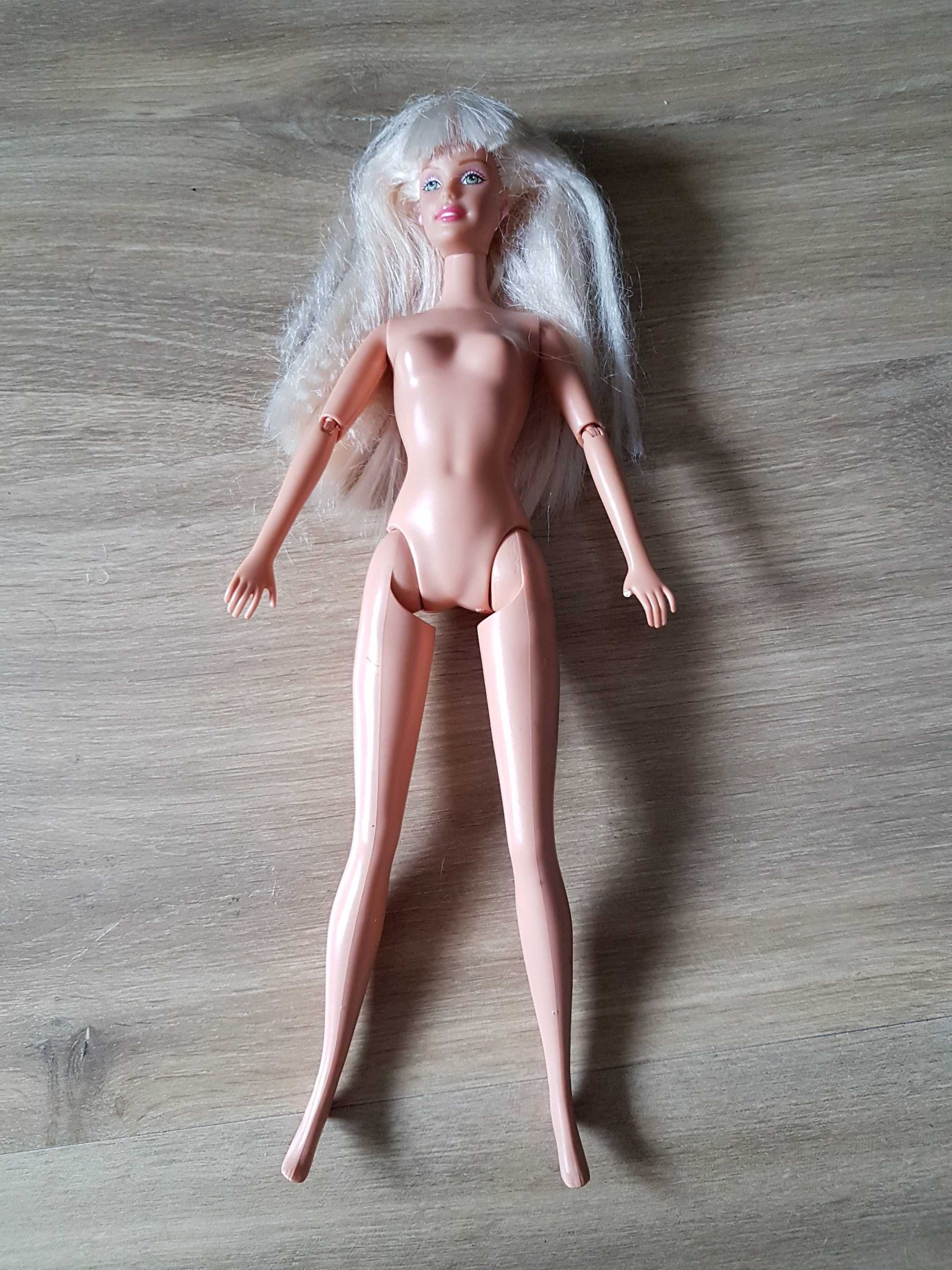 Lalka Barbie Mattel 1999 rok blond karbowane włosy kolczyki