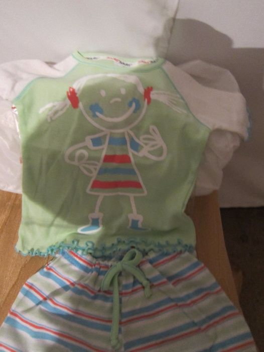 Pijama de Menina da Sari de Verão Verde e Várias Cores às Riscas - Tam