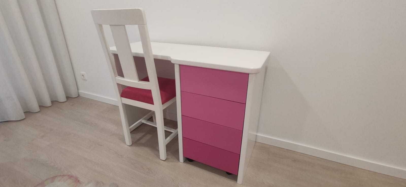 Quarto Menina em EXCELENTE estado de conservação
