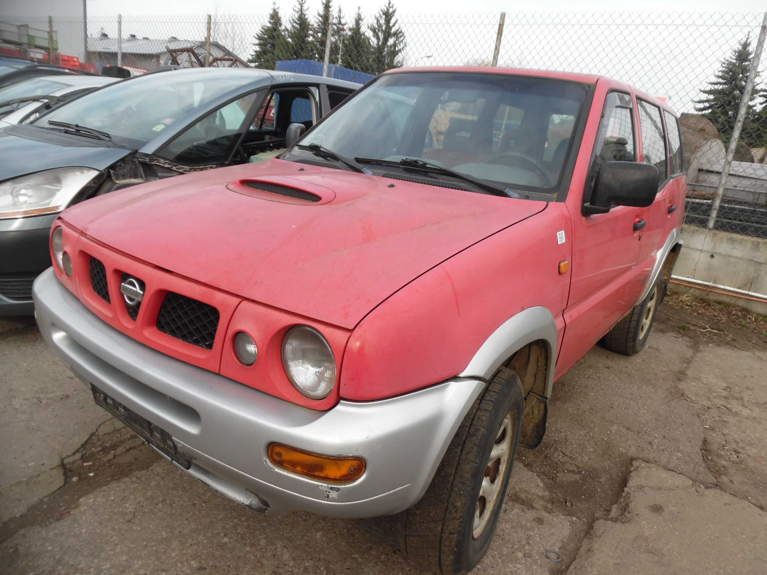 Nissan Terrano 2.4 / 1996r. na części