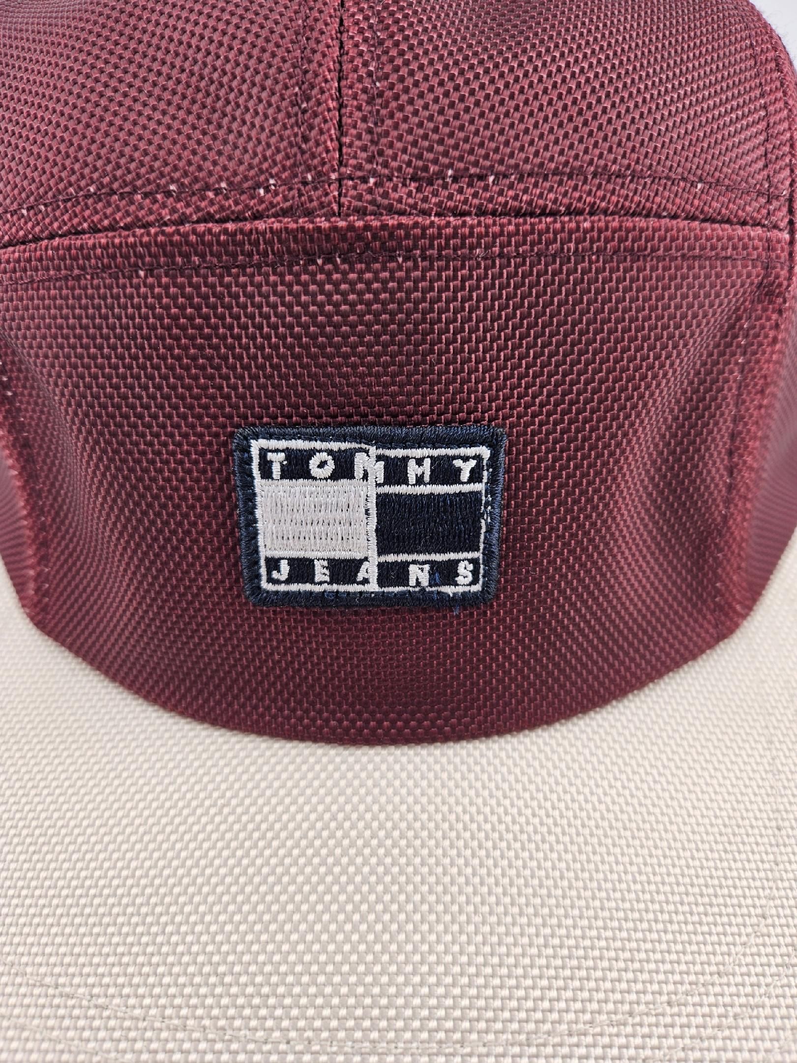TOMMY HILFIGER Czapka z daszkiem
