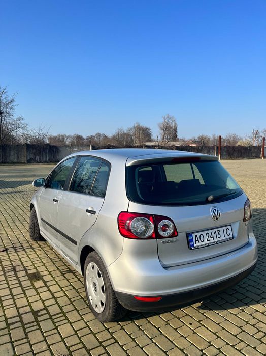 Volkswagen Golf Plus 1.6 МКПП (6-ступка)