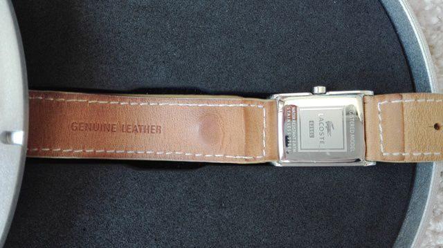 Relógio Lacoste em pele genuína