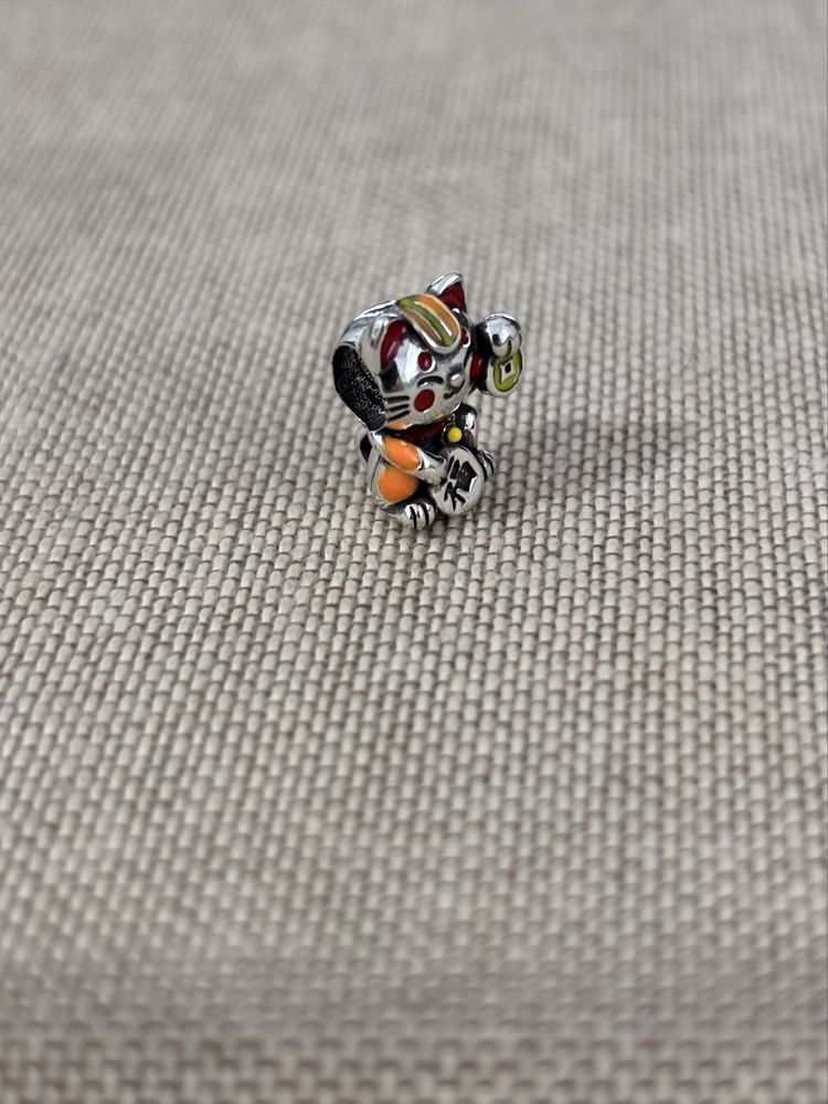Srebrny s925 charms Pandora kot kotek machający łapką maneki-neko