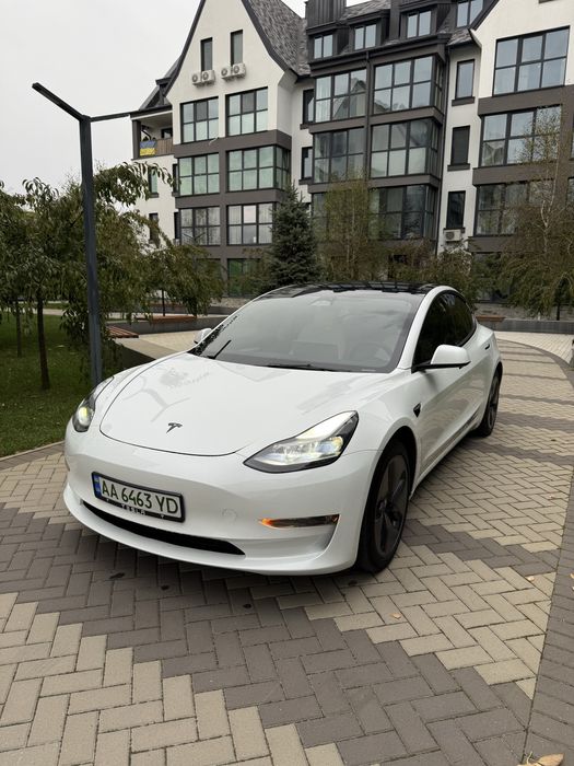 Tesla model 3 2023