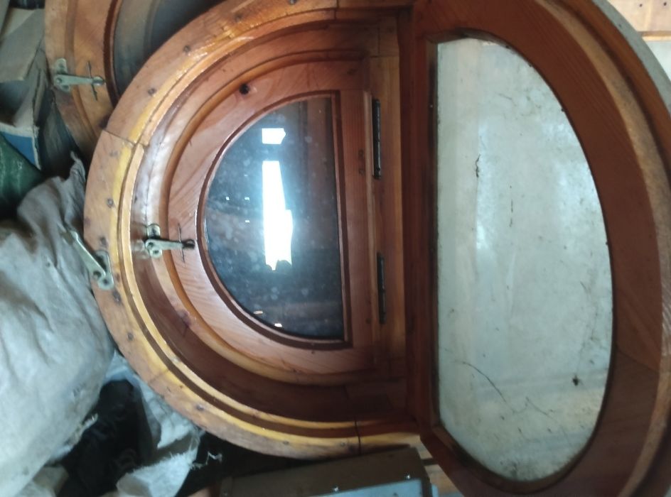 Продаються дерев'яні вікна