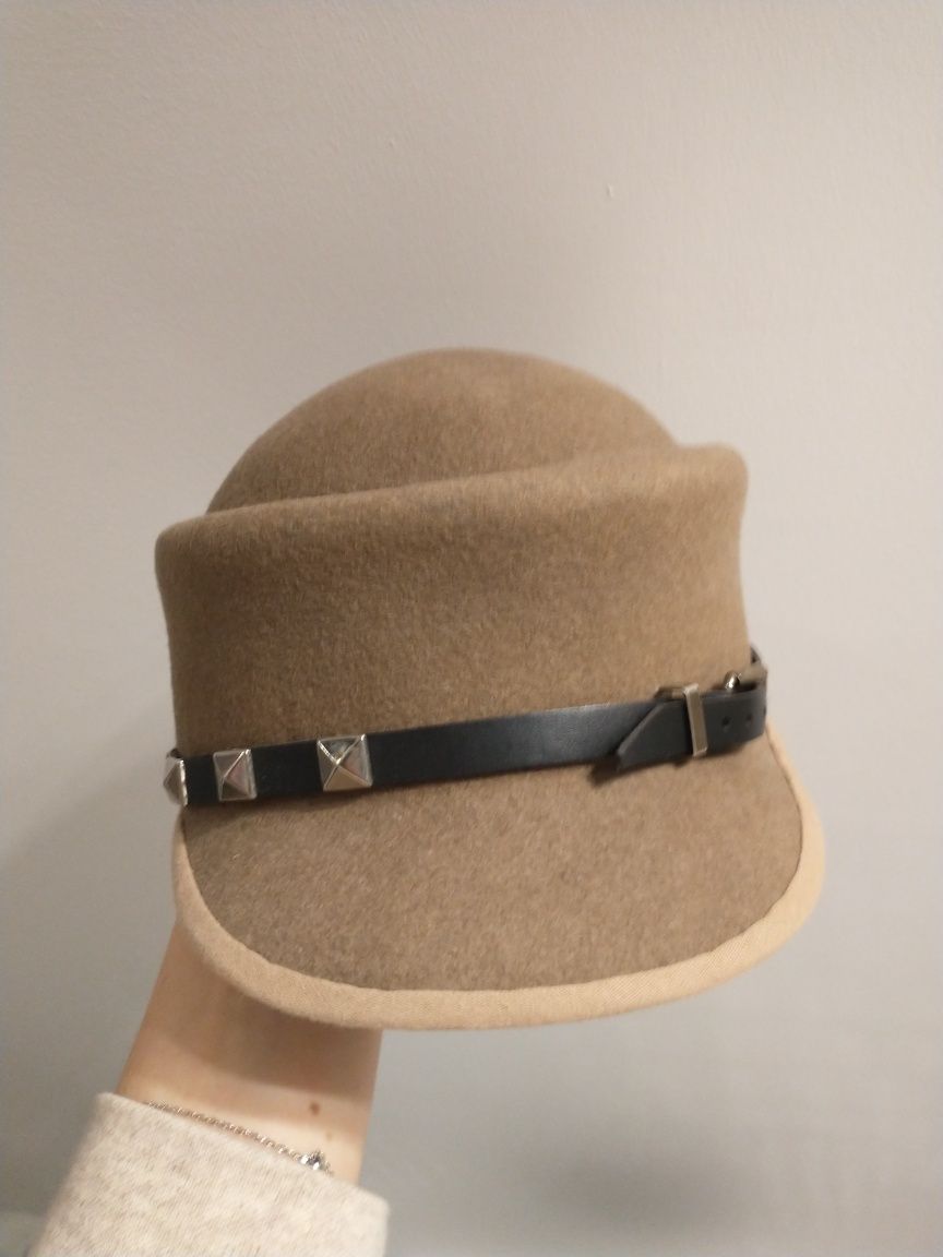 Ręcznie robiona czapka beret kaszkiet z filcu