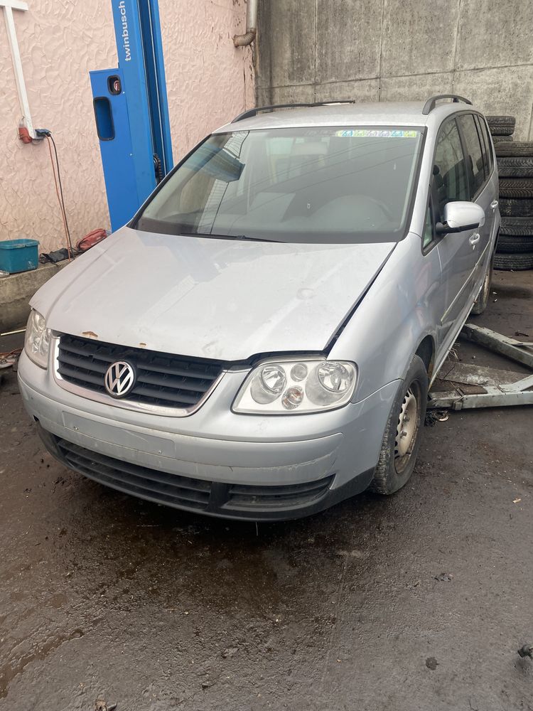 Шрот розборка запчастини VW Touran Пасат B6 туран гольф плюс 5 6 7