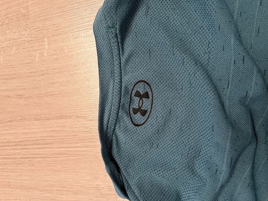 Футболка under armour