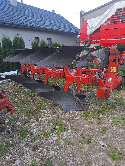 Gregoire Besson 4 Vario pług obrotowy huard kverneland