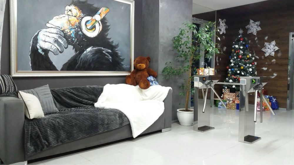 Оренда /партнерсво 2000 метрів унікального простору на пр. Маяковськог