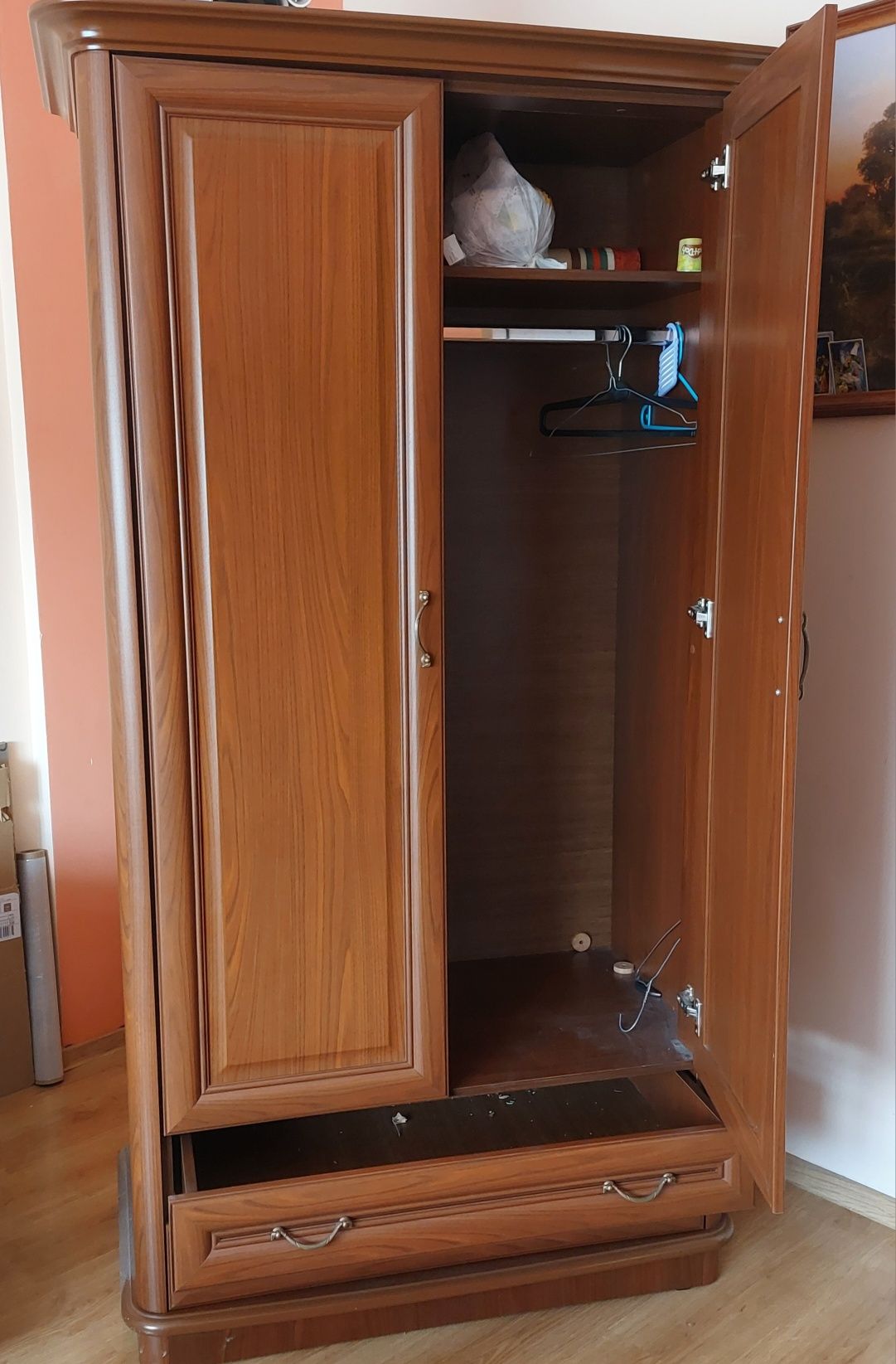 Komoda, stół i szafa jak nowe