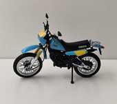Miniatura motorizada clássica Yamaha dtLc50cc resina