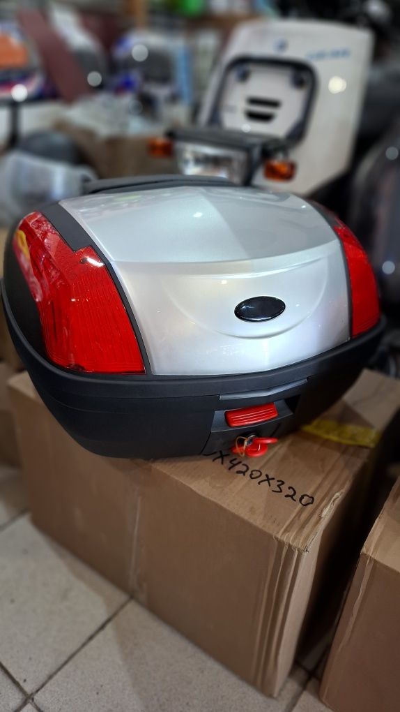 Продам кофр новий Korrer 48L підставка бистросйом