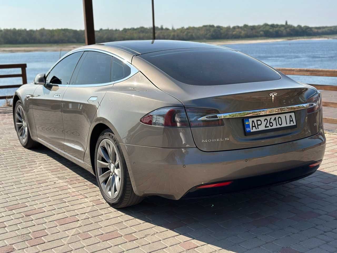 Продам Tesla Model S 2016