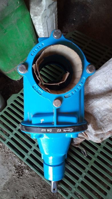 Задвижка для пластиковых труб