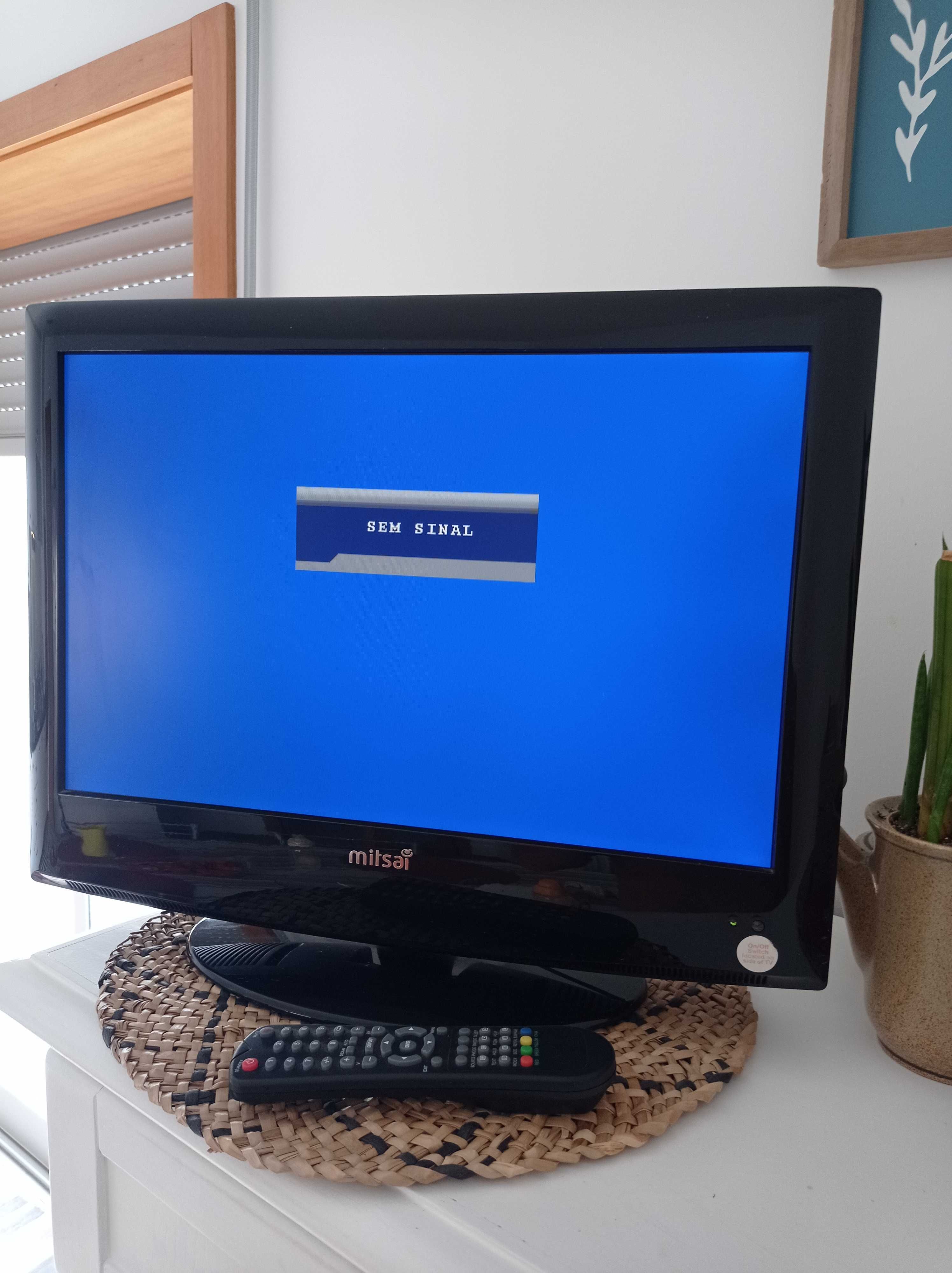 Televisor LCD MITSAI